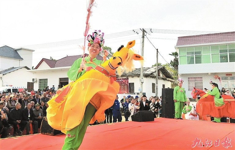 跳竹马民俗表演